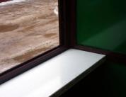 Окно для передачи документов с подоконником